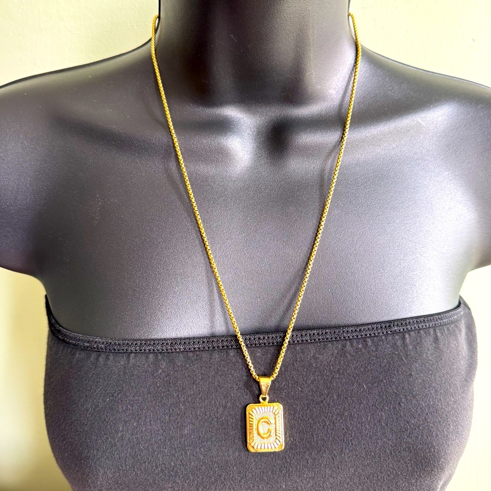 Pendant “C” necklace